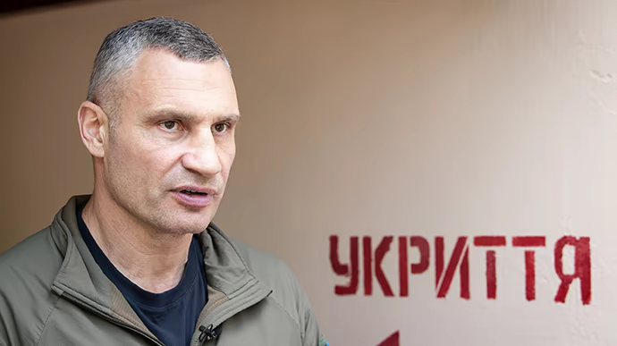 У двох районах Києва зафіксовані падіння уламків, виникли пожежі