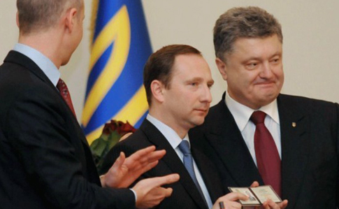 Адміністрацію президента Порошенка підозрюють у зловживанні владою