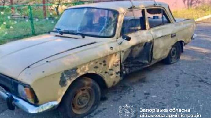 Окупанти атакували з дрона цивільне авто на Запоріжжі: поранено чоловіка