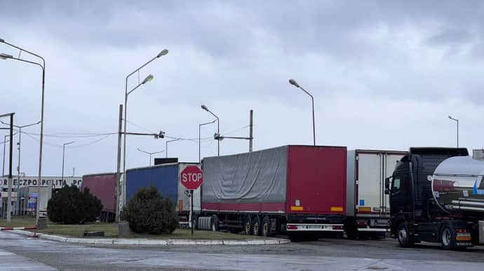 Через блокаду польських фермерів є черги і на кордоні ще з трьома країнами ЄС