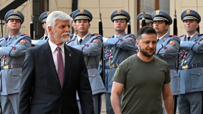 Зеленський прибув до Праги