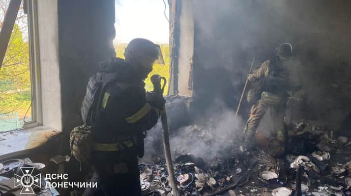 Росіяни гатили по Донеччині: 5 поранених, палали будинки, храм та підприємства